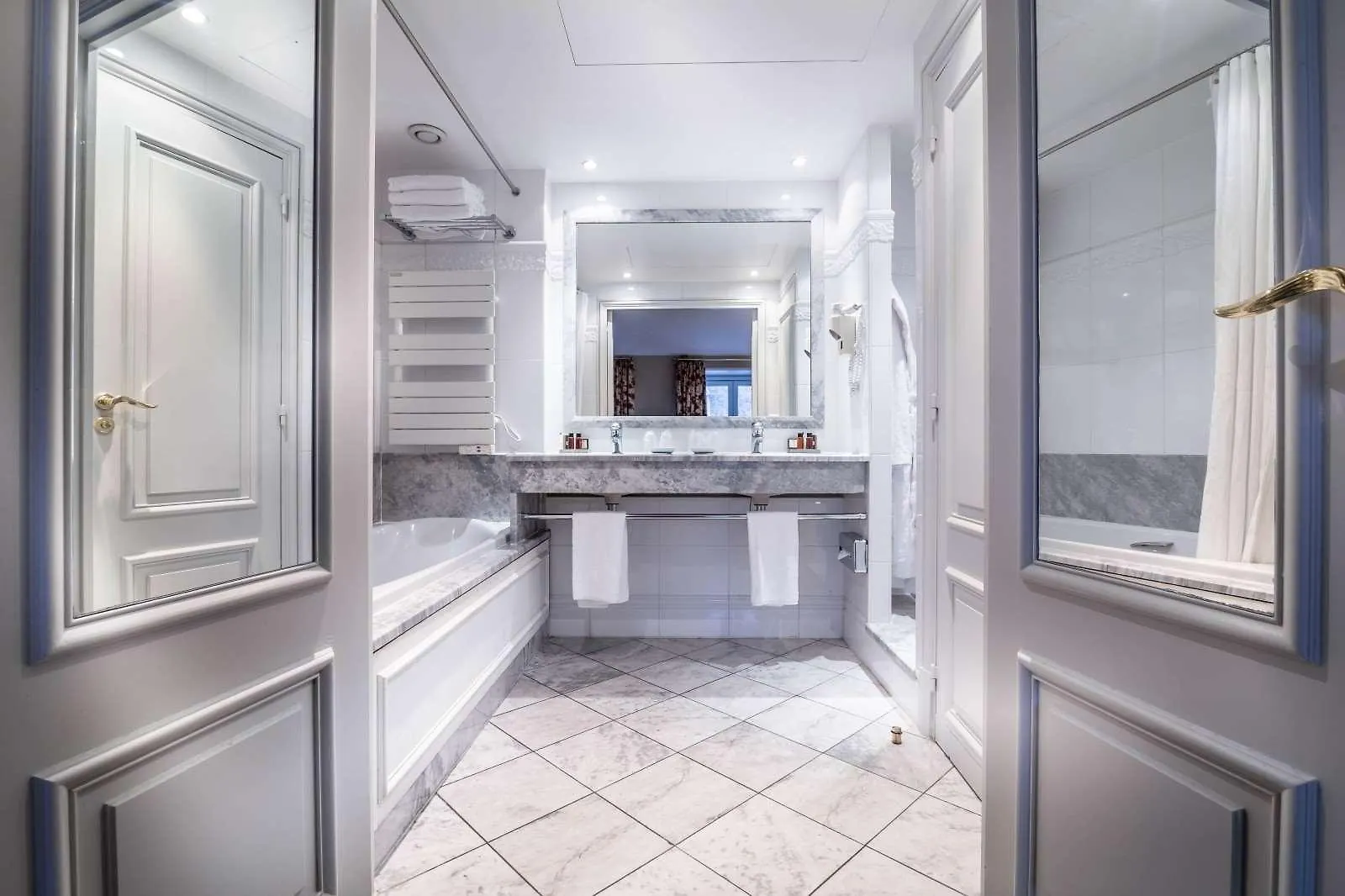 Hotel Le Lavoisier &