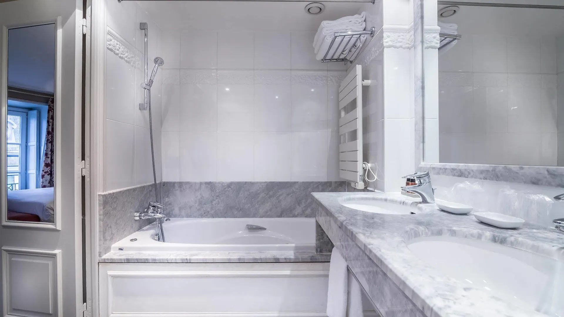Hotel Le Lavoisier & Paris